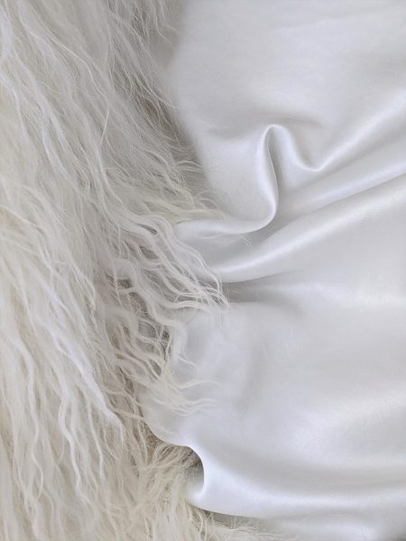 Canitie : tout savoir sur l’apparition des cheveux gris et blancs